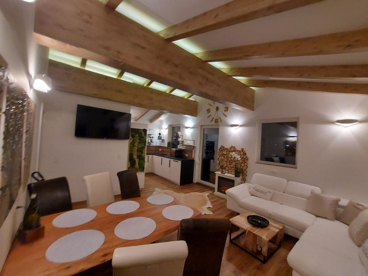 Ferienwohnung Auszeit Steiraland Penthouse 9 Mit Grossen Balkon Und Parkplatz Leoben  Exterior foto